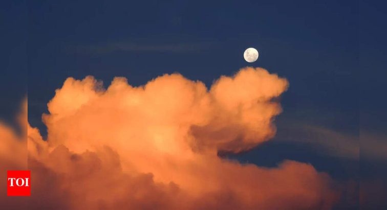 June's Full Moon 2025: Date, Time and Check how to witness Strawberry Moon